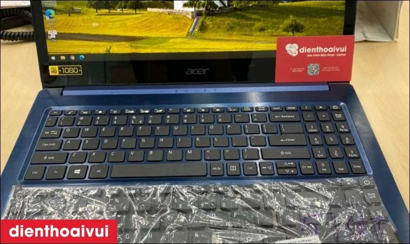 Sau khi thay b&agrave;n ph&iacute;m mới, kỹ thuật vi&ecirc;n sẽ kiểm tra lại to&agrave;n bộ chức năng tr&ecirc;n m&aacute;y