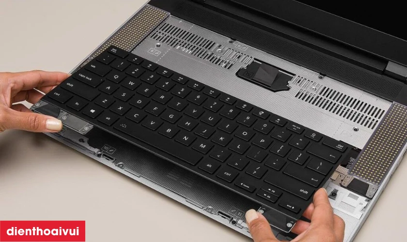 Gi&aacute; thay b&agrave;n ph&iacute;m laptop Dell phụ thuộc v&agrave;o model m&aacute;y