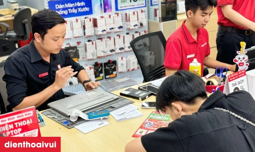 Quy tr&igrave;nh thay b&agrave;n ph&iacute;m laptop HP Elitebook 810 G1 lấy liền tại Điện Thoại Vui