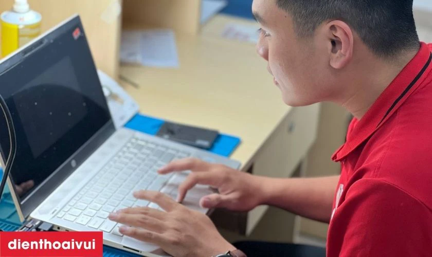Kiểm tra lại, lắp ráp và dán tem bảo hành