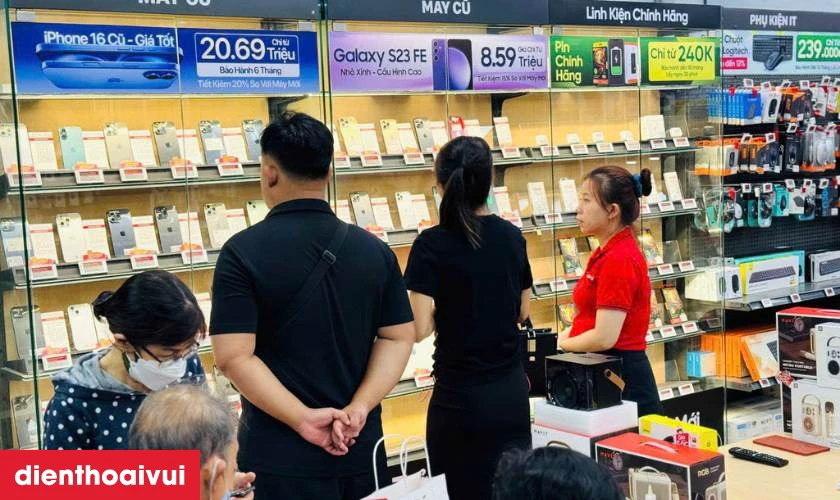 V&igrave; sao chọn thay camera sau điện thoại tại Điện Thoại Vui