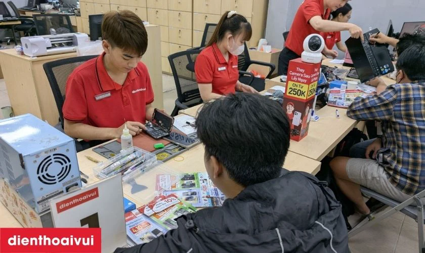 Quy tr&igrave;nh thay camera sau Huawei Y9S lấy liền tại Điện Thoại Vui