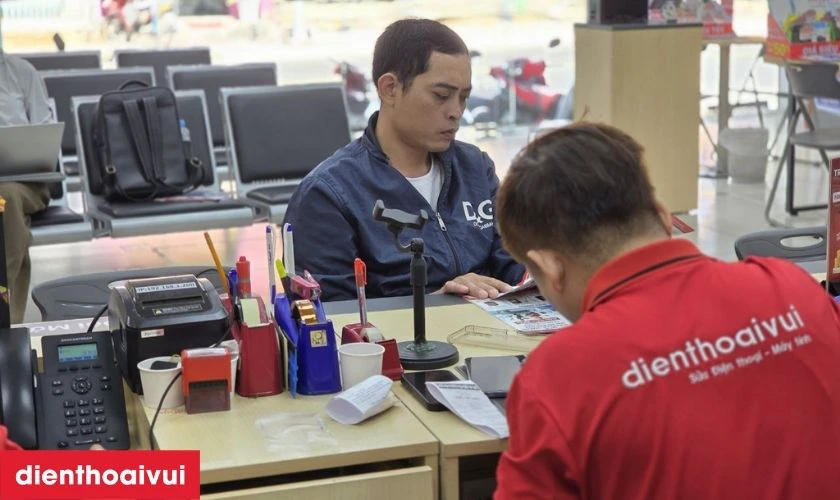 Lắp r&aacute;p lại, vệ sinh v&agrave; d&aacute;n tem bảo h&agrave;nh