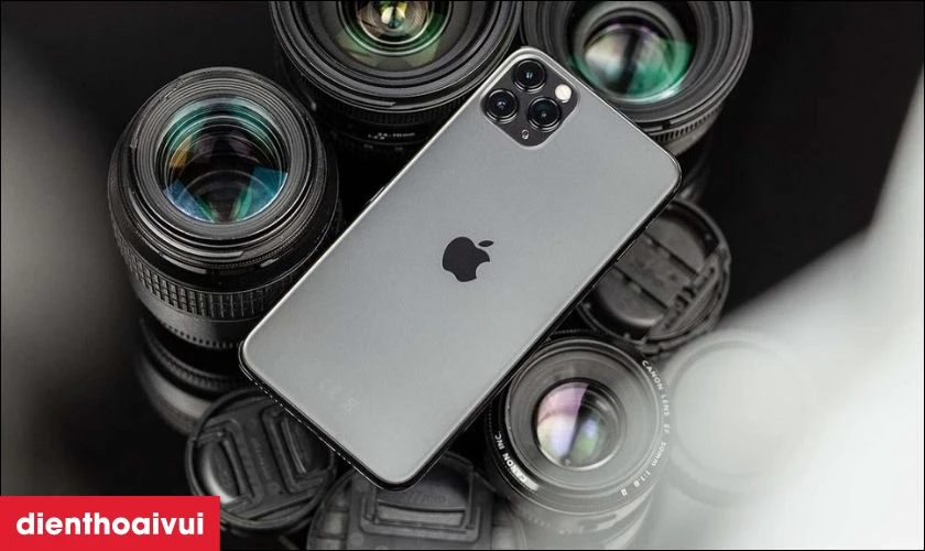 Camera sau điện thoại iPhone 11 Pro Max sở hữu th&ocirc;ng số v&agrave; hiệu suất ấn tượng