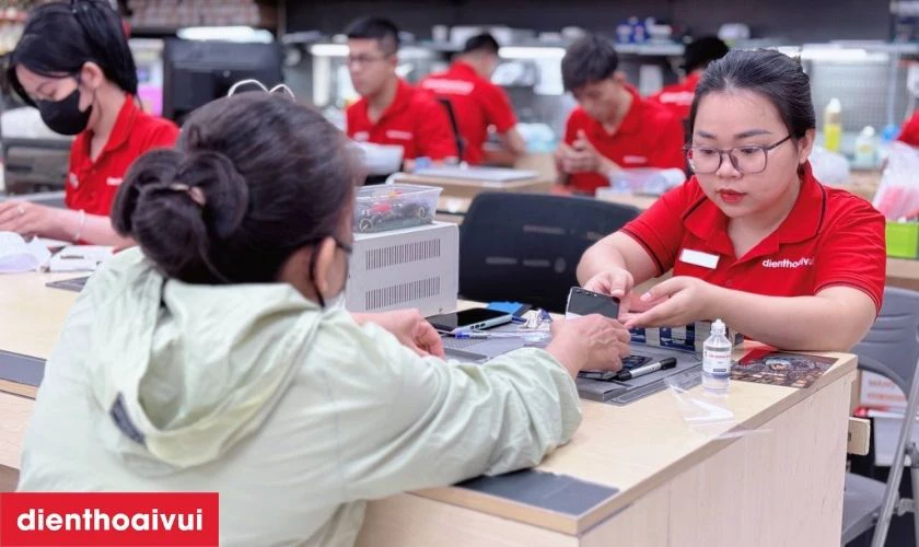 Cửa hàng thay camera sau iPhone 12 chính hãng GENA chính hãng, lấy liền tại Điện Thoại Vui