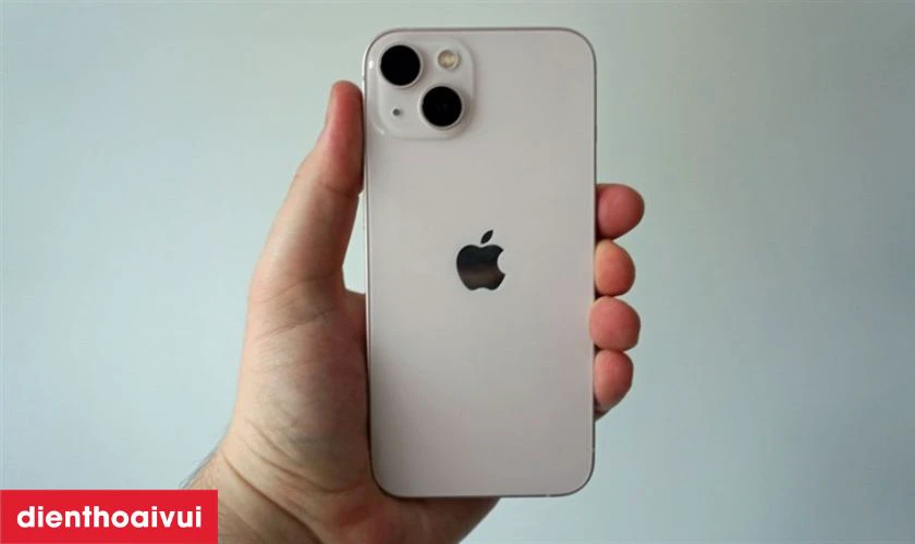 C&oacute; n&ecirc;n thay camera sau iPhone 13 ch&iacute;nh h&atilde;ng Hatech kh&ocirc;ng?