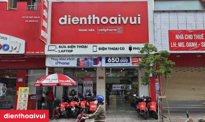 Dịch vụ thay camera sau iPhone 13 Mini ch&iacute;nh h&atilde;ng GENA, lấy liền tại Điện Thoại Vui