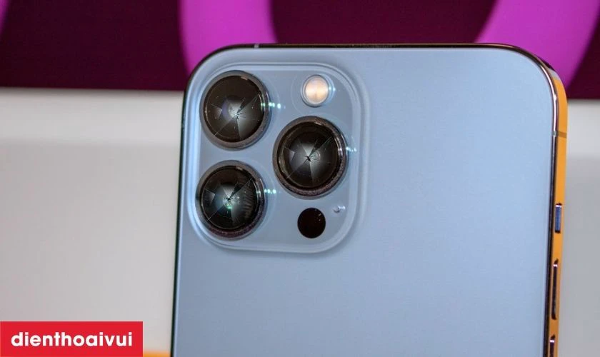 Khi nào thì bạn cần thay camera sau iPhone 13 Pro?