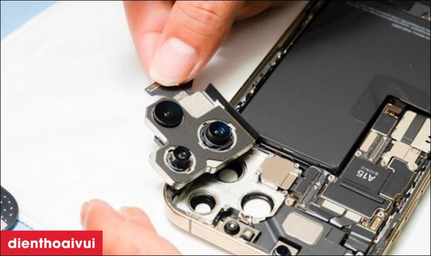 Thay camera sau iPhone ch&iacute;nh h&atilde;ng GENA c&oacute; tốt kh&ocirc;ng?