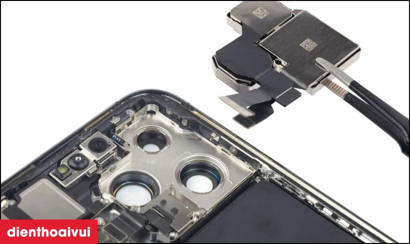 Thay camera sau iPhone 14 Pro Max ch&iacute;nh h&atilde;ng GENA l&agrave; g&igrave;