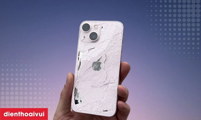 Rơi vỡ hoặc va đập mạnh dễ l&agrave;m hư camera