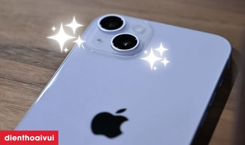 C&oacute; n&ecirc;n thay camera sau iPhone 15 Plus kh&ocirc;ng?