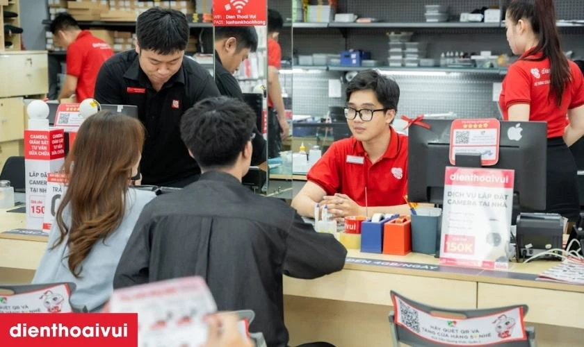 Địa chỉ thay camera sau iPhone 16 Plus ở đ&acirc;u uy t&iacute;n, lấy liền lại TPHCM v&agrave; H&agrave; Nội