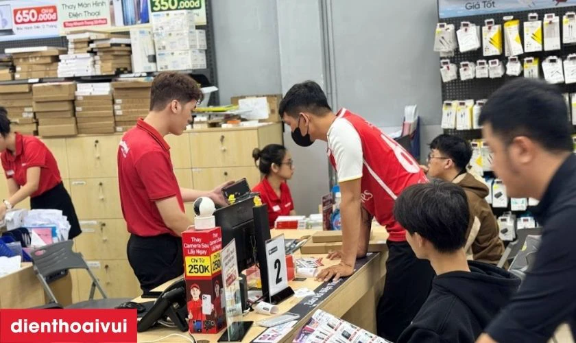 V&igrave; sao n&ecirc;n thay camera sau iPhone 17 Pro ch&iacute;nh h&atilde;ng GENA loại Pro tại Điện Thoại Vui?