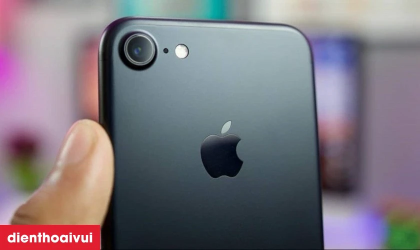 C&oacute; n&ecirc;n thay camera sau iPhone 7 ch&iacute;nh h&atilde;ng Hatech kh&ocirc;ng