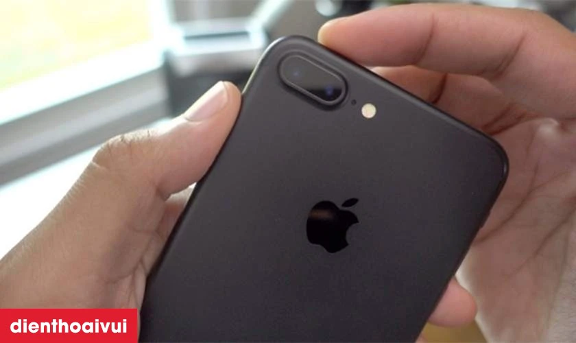 Thay camera sau iPhone 7 Plus ch&iacute;nh h&atilde;ng GENA l&agrave; g&igrave;