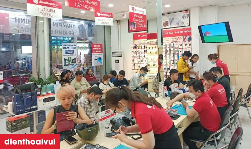 Địa chỉ cửa h&agrave;ng thay camera sau iPhone 8 ch&iacute;nh h&atilde;ng GENA ở đ&acirc;u uy t&iacute;n