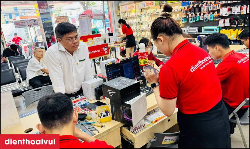 C&aacute;c dịch vụ sửa chữa chuy&ecirc;n nghiệp tại Điện Thoại Vui