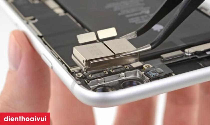 Thay camera sau iPhone 8 Plus ch&iacute;nh h&atilde;ng Hatech c&oacute; tốt kh&ocirc;ng?
