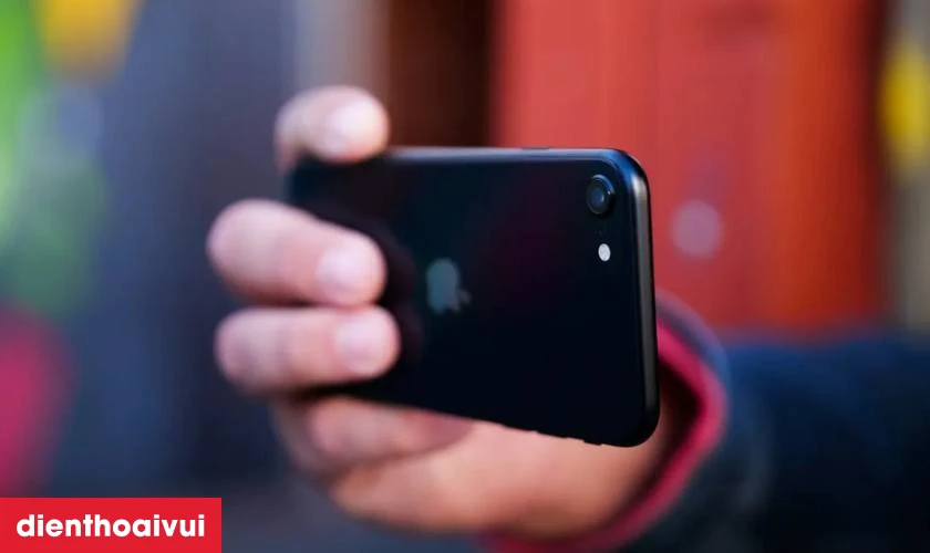 Th&ocirc;ng tin về camera sau điện thoại iPhone SE 2022