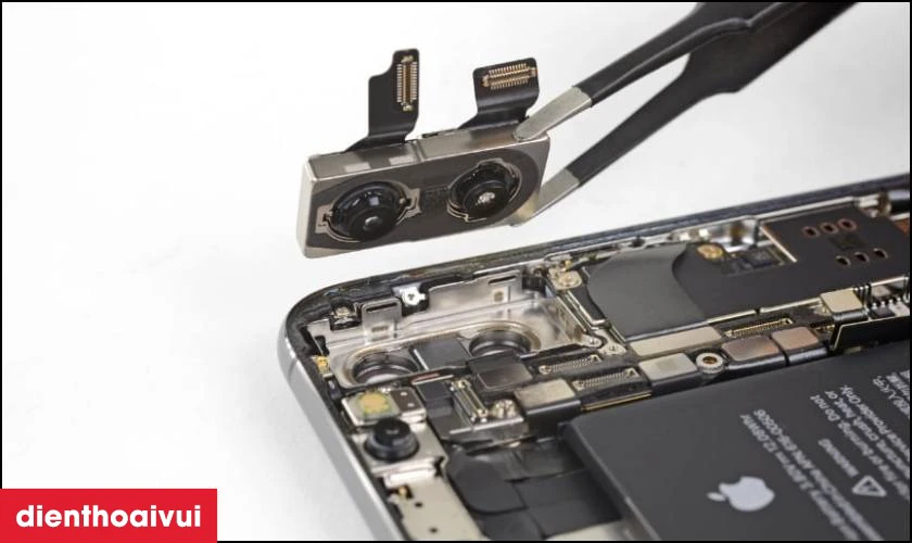 Thay camera sau iPhone XS Max ch&iacute;nh h&atilde;ng GENA l&agrave; g&igrave;
