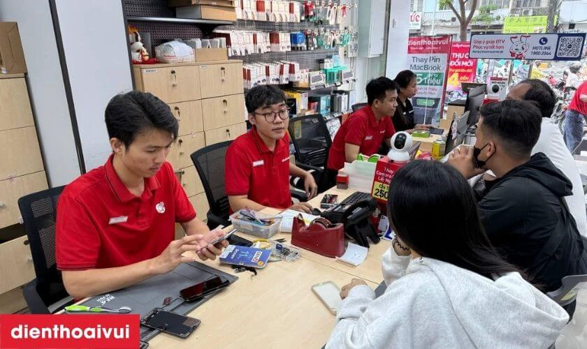 Dịch vụ thay camera sau iPad chính hãng, lấy liền tại Điện Thoại Vui