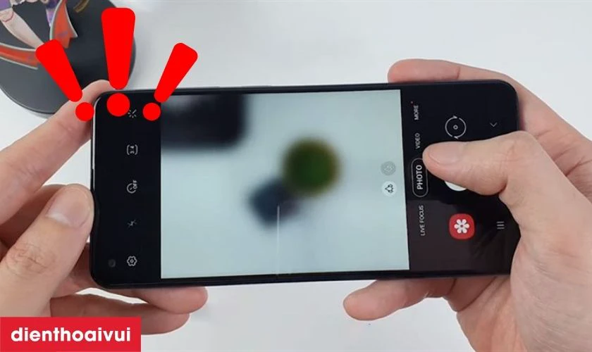 Khi n&agrave;o bạn cần thay camera sau OPPO A18?