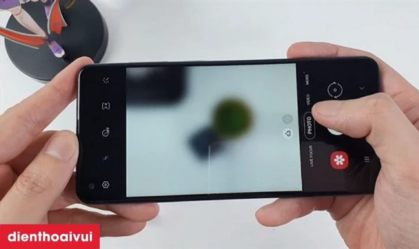 Khi n&agrave;o bạn cần thay camera sau Oppo Reno 6?
