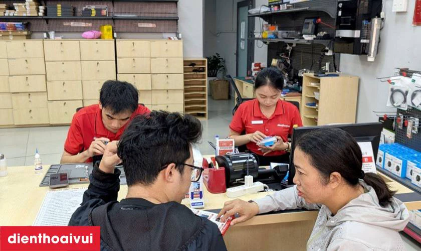 Quy tr&igrave;nh thay camera sau Samsung Galaxy A53 chuy&ecirc;n nghiệp, lấy ngay tại Điện Thoại Vui