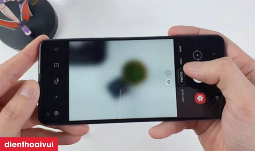 Khi n&agrave;o bạn cần thay camera sau Samsung Galaxy A05?