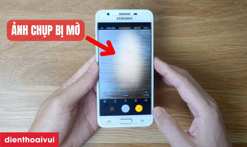 C&aacute;c dấu hiệu nhận biết bạn cần thay camera sau Samsung Galaxy J5 Prime