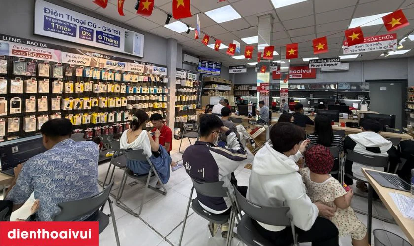 Thay camera sau Samsung Galaxy S25 FE uy tín tại Điện Thoại Vui