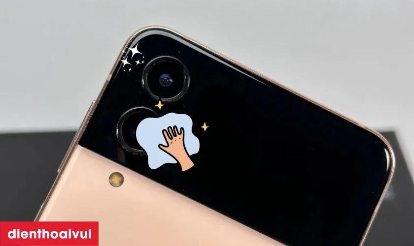 Mẹo bảo vệ camera sau Samsung Galaxy Z Flip 4 khi thay