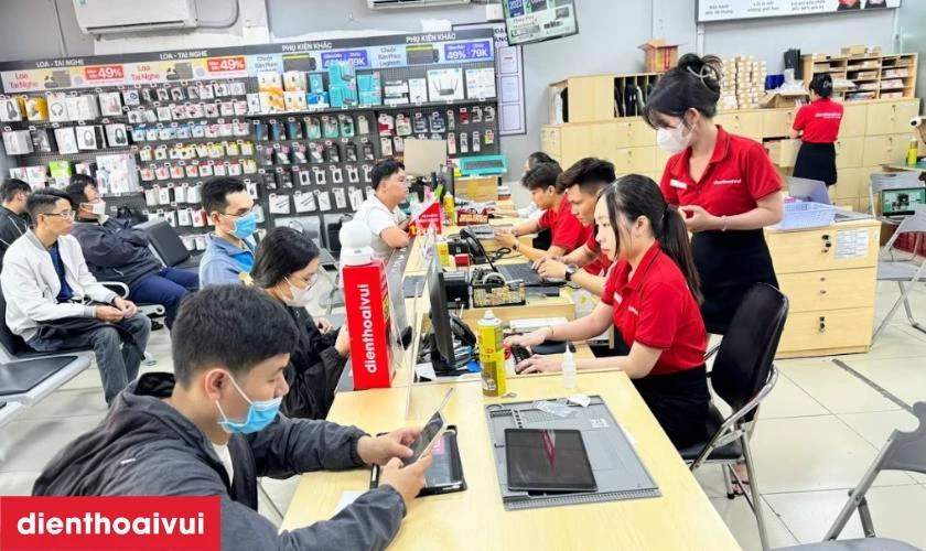 Địa chỉ thay camera sau Samsung Galaxy Z Flip 4 ở đâu giá tốt, lấy liền tại TPHCM, Hà Nội, Đồng Nai?
