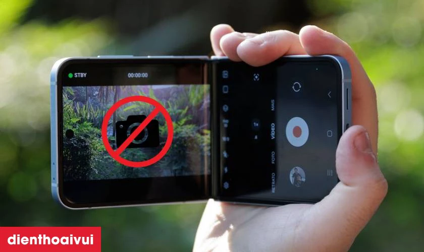 Khi n&agrave;o bạn cần thay camera sau Samsung Galaxy Z Flip 6?