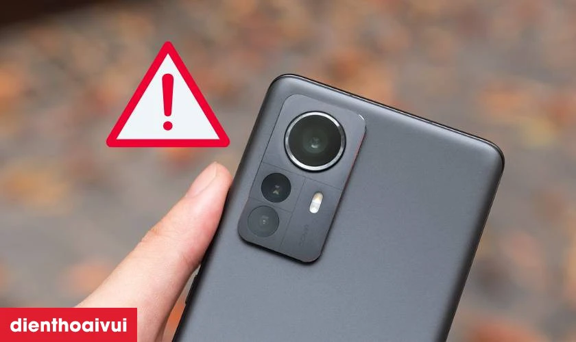Khi n&agrave;o bạn cần thay camera sau Xiaomi 12 Pro