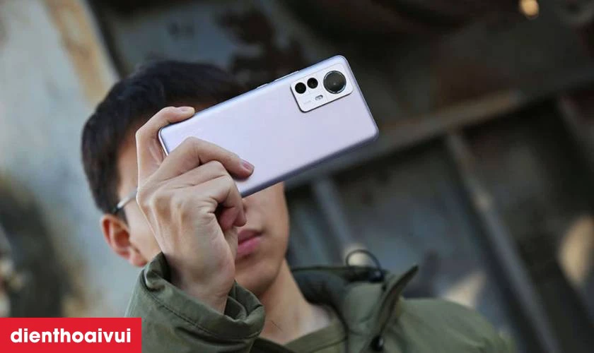 C&oacute; n&ecirc;n thay camera sau Xiaomi 12 Pro kh&ocirc;ng