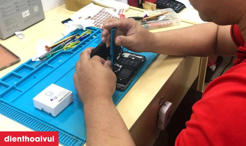 Quy tr&igrave;nh thay camera sau Xiaomi Poco X5 Pro minh bạch