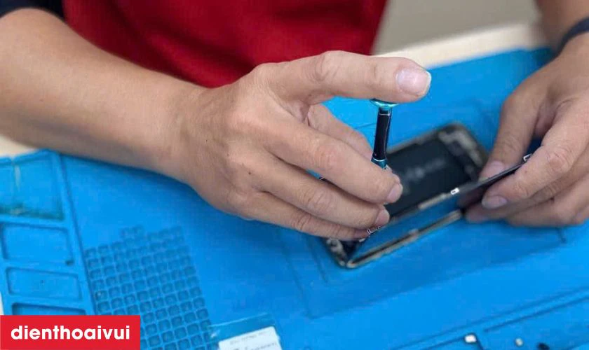 Quy tr&igrave;nh thay camera sau Xiaomi Redmi Note 14 minh bạch tại Điện Thoại Vui