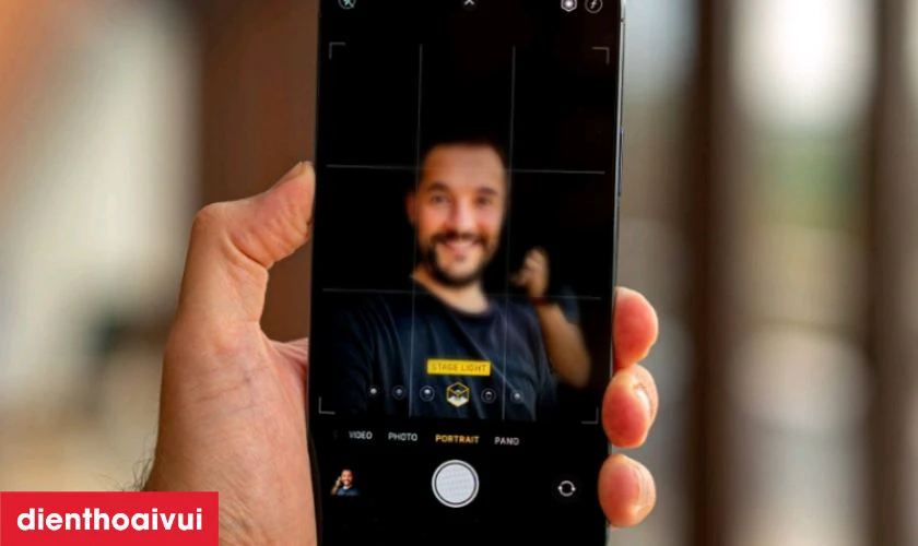 Khi nào bạn cần thay camera trước iPhone 12 Mini?