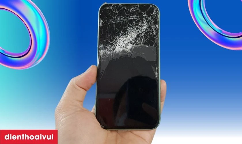Mặt k&iacute;nh camera trước iPhone 12 Pro bị vỡ
