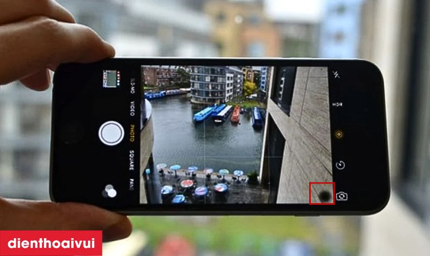 Những điểm đen tr&ecirc;n m&agrave;n h&igrave;nh camera l&agrave; dấu hiệu camera hỏng