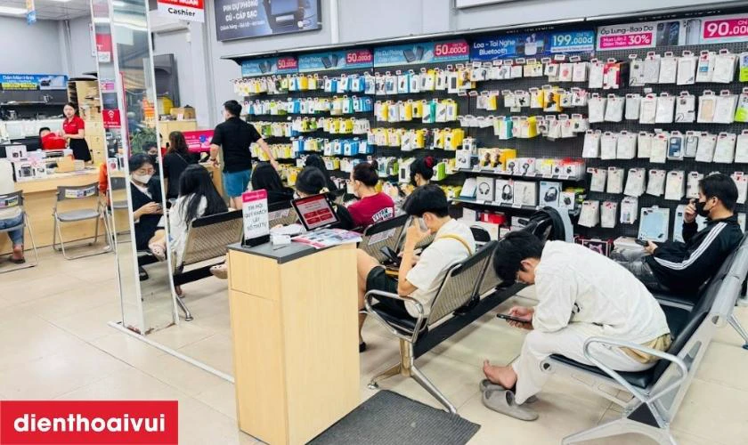 Điện Thoại Vui thay camera trước cho iPhone 7 Plus ch&iacute;nh h&atilde;ng GENA uy t&iacute;n, lấy liền tại TPHCM v&agrave; H&agrave; Nội