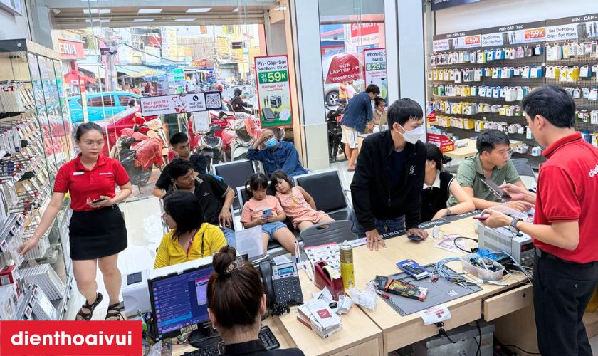 Địa chỉ thay camera trước Samsung Galaxy A73 uy t&iacute;n tại Điện Thoại Vui