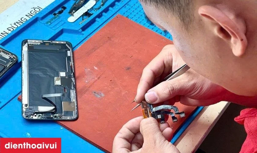 Sau khi thay xong, kỹ thuật kiểm tra lại to&agrave;n bộ chức năng