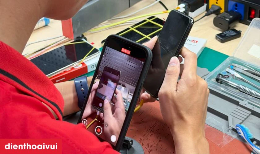 Quy tr&igrave;nh thay camera trước Xiaomi Redmi Note 14 Pro uy t&iacute;n tại Điện Thoại Vui