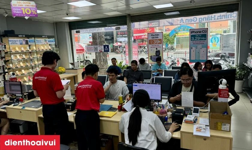 Dịch vụ thay camera trước Xiaomi Redmi S2 ch&iacute;nh h&atilde;ng, lấy liền tại Điện Thoại Vui