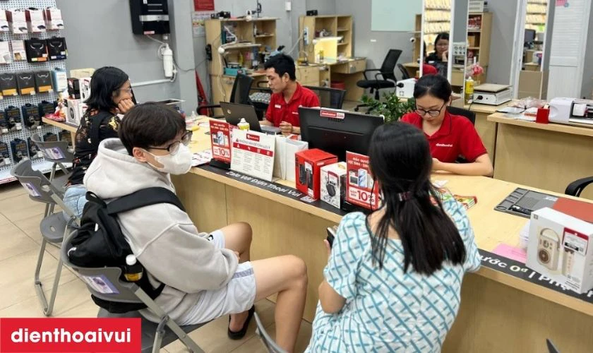 V&igrave; sao n&ecirc;n thay c&aacute;p home iPad Gen 8 10.2 2020 tại Điện Thoại Vui