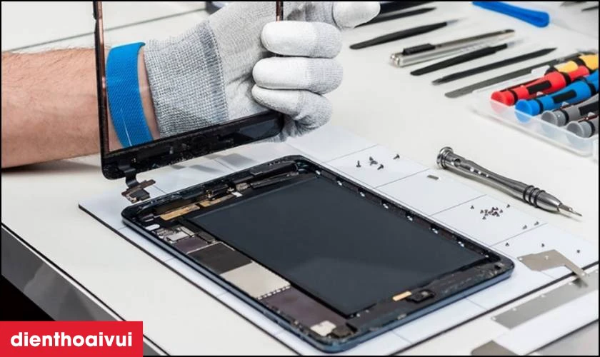 Quy tr&igrave;nh thay c&aacute;p home iPad Mini 5 tại Điện Thoại Vui