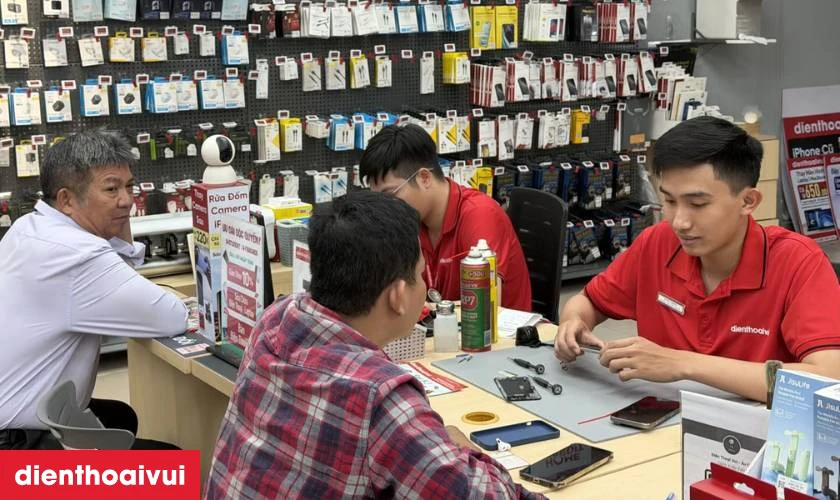 Quy tr&igrave;nh thay c&aacute;p m&agrave;n h&igrave;nh Apple Watch Series 5 loại Pro tại Điện Thoại Vui